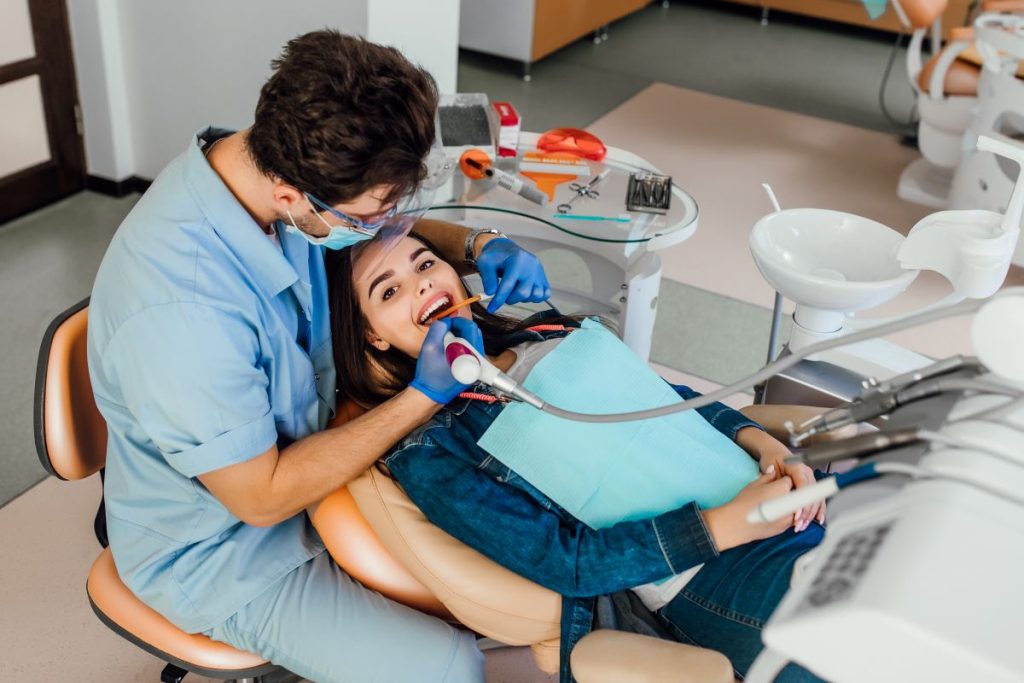 cosmetic vs. restorative dentistry which one fixes a chipped or discoloured tooth